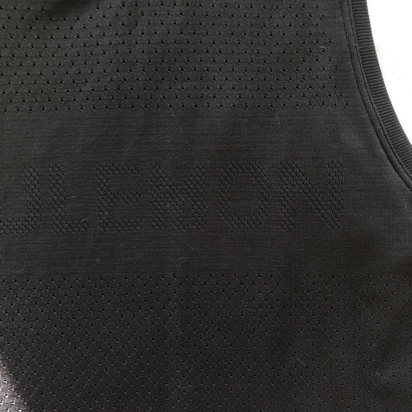 Lulu Cropped Running Tank - Picture 2 of 4